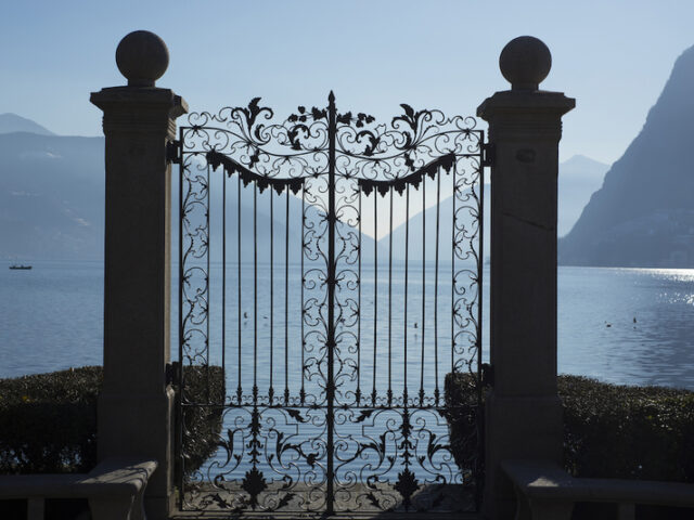 Różnorodność stylów&nbsp;bram kutych