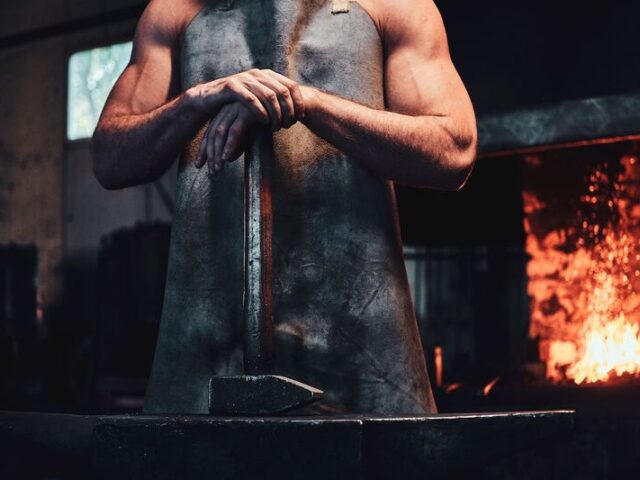 Trendy 2024 w&nbsp;projektowaniu metalowych bram i&nbsp;ogrodzeń kutych