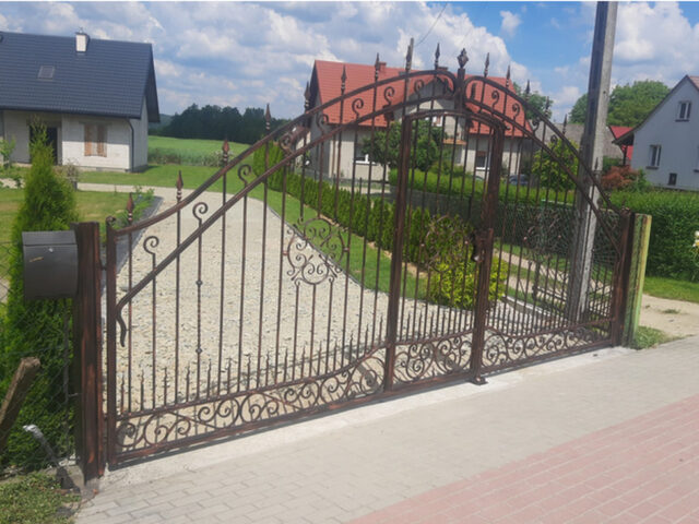 Brama uchylna kuta brązowa BU 004