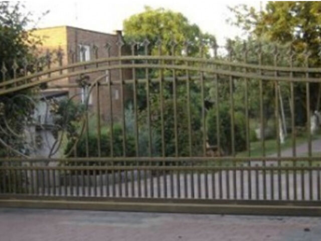 Brama przesuwna kuta postarzałe złoto BP 009