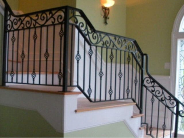 Bogato zdobiona balustrada wewnętrzna BKW 018