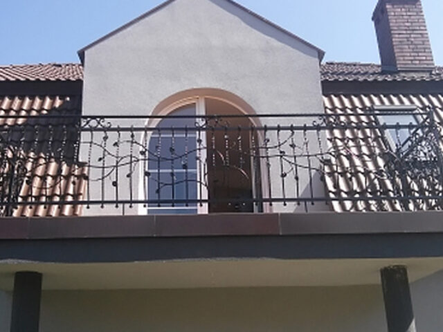 Balustrada zewnętrzna delikatnie zdobiona BKZ 033