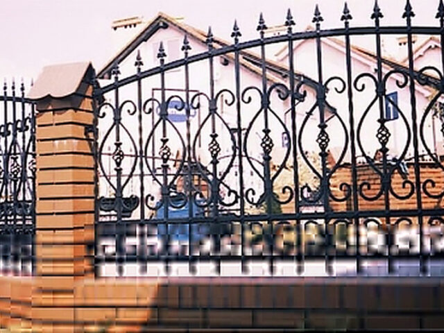 Kute ogrodzenie w&nbsp;królewskim stylu OK 014