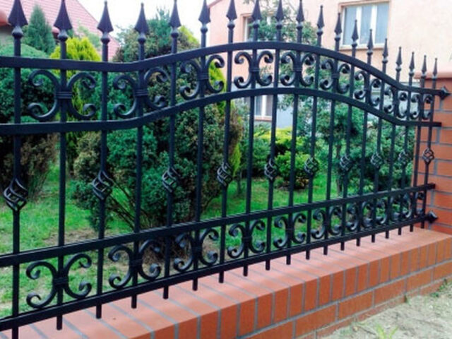 Elegancko zdobione ogrodzenie OK 008