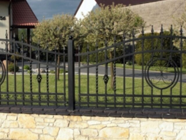 Elegancki zdobione ogrodzenie OK 003