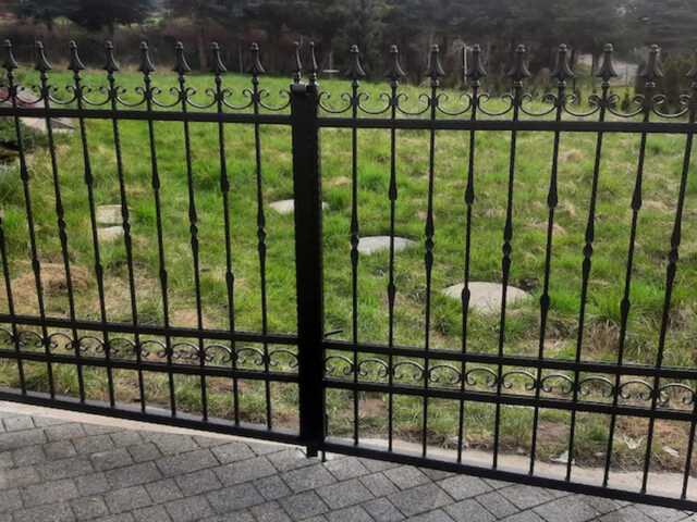 Brama wjazdowa, dwuskrzydłowa, kuta, uchylna BU 106