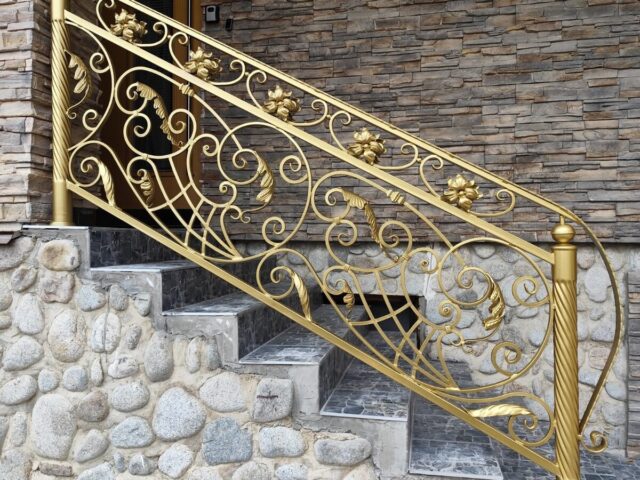 Balustrada zewnętrzna balkonowa złota BKZ 086