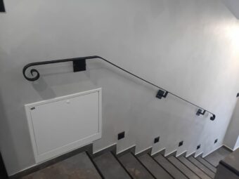 Pochwyt łamany czarny KA 4