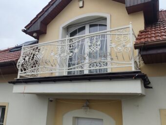 Balustrada zewnętrzna balkonowa biała&nbsp;BKZ 099