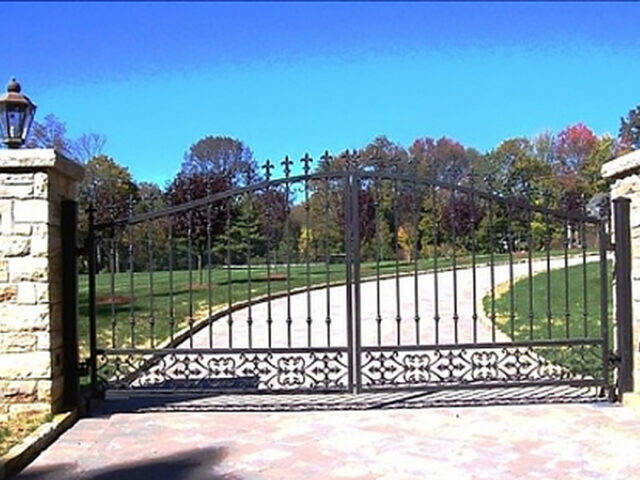 Elegancka brama kuta uchylna BU 022