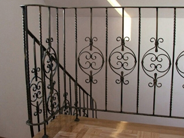 balustrady-metalowe-kute-wewnetrzne-8