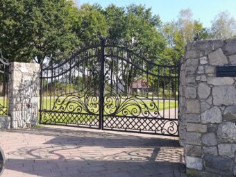 Brama ogrodzeniowa, wjazdowa, uchylna, kuta, elegancka BU 093