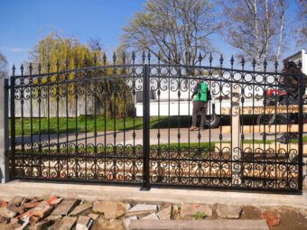 Brama ogrodzeniowa wjazdowa, uchylna, kuta BU 100