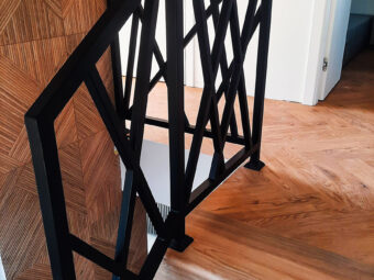 Geometryczna balustrada, barierka kuta schodowa BKW 044