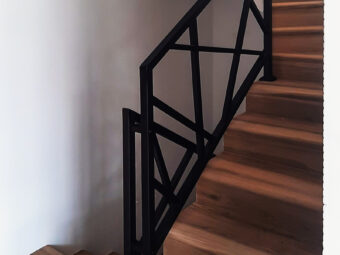 Geometryczna balustrada, barierka kuta schodowa BKW 044