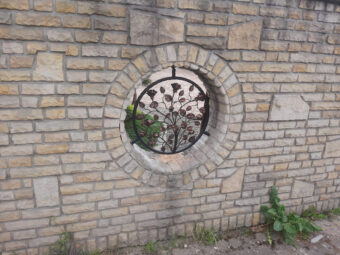 Brama wjazdowa dwuskrzydłowa, uchylna, zdobiona, kuta BU 108