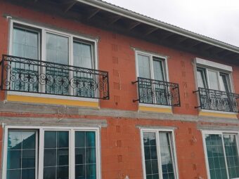 Balustrada zewnętrzna balkonowa czarna nowoczesna BKZ 093