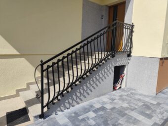 Balustrada zewnętrzna schodowa czarna BKZ 094