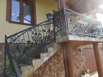 Balustrada zewnętrzna czarna ozdobna BKZ 097