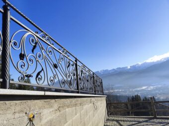 Balustrada zewnętrzna z&nbsp;ornamentami czarna BKZ 098