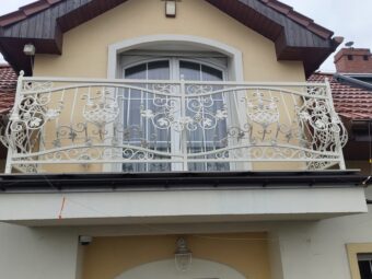 Balustrada zewnętrzna balkonowa biała&nbsp;BKZ 099